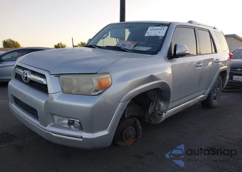 2010 Toyota 4Runner Limited V6 z USA, uszkodzony, nr VIN JTEBU5JR1A5010964